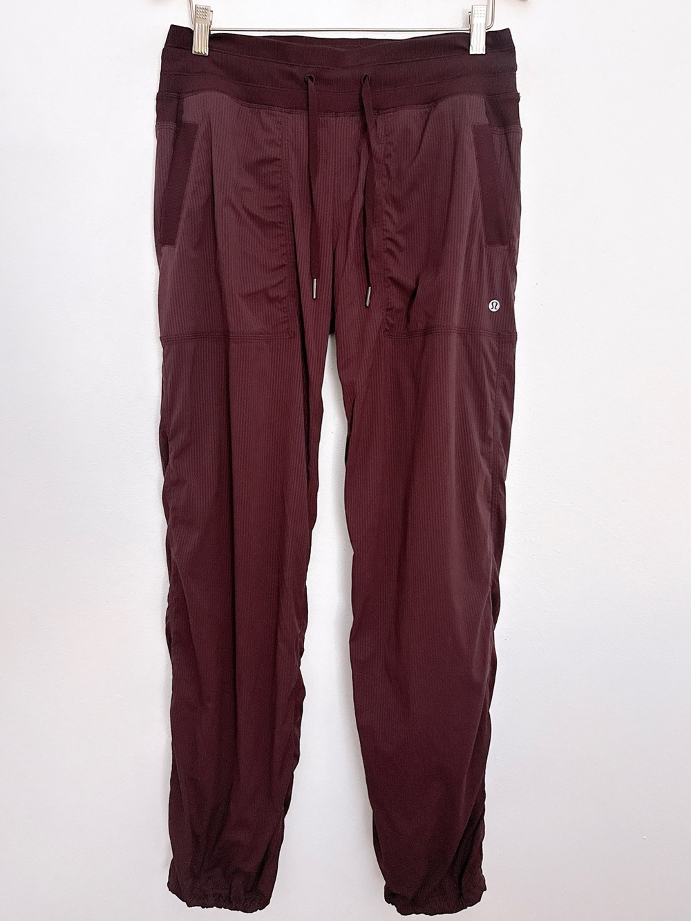 Lululemon Dance Studio Jogger Pants Red Merlot Ripstop Size 10 Activewear